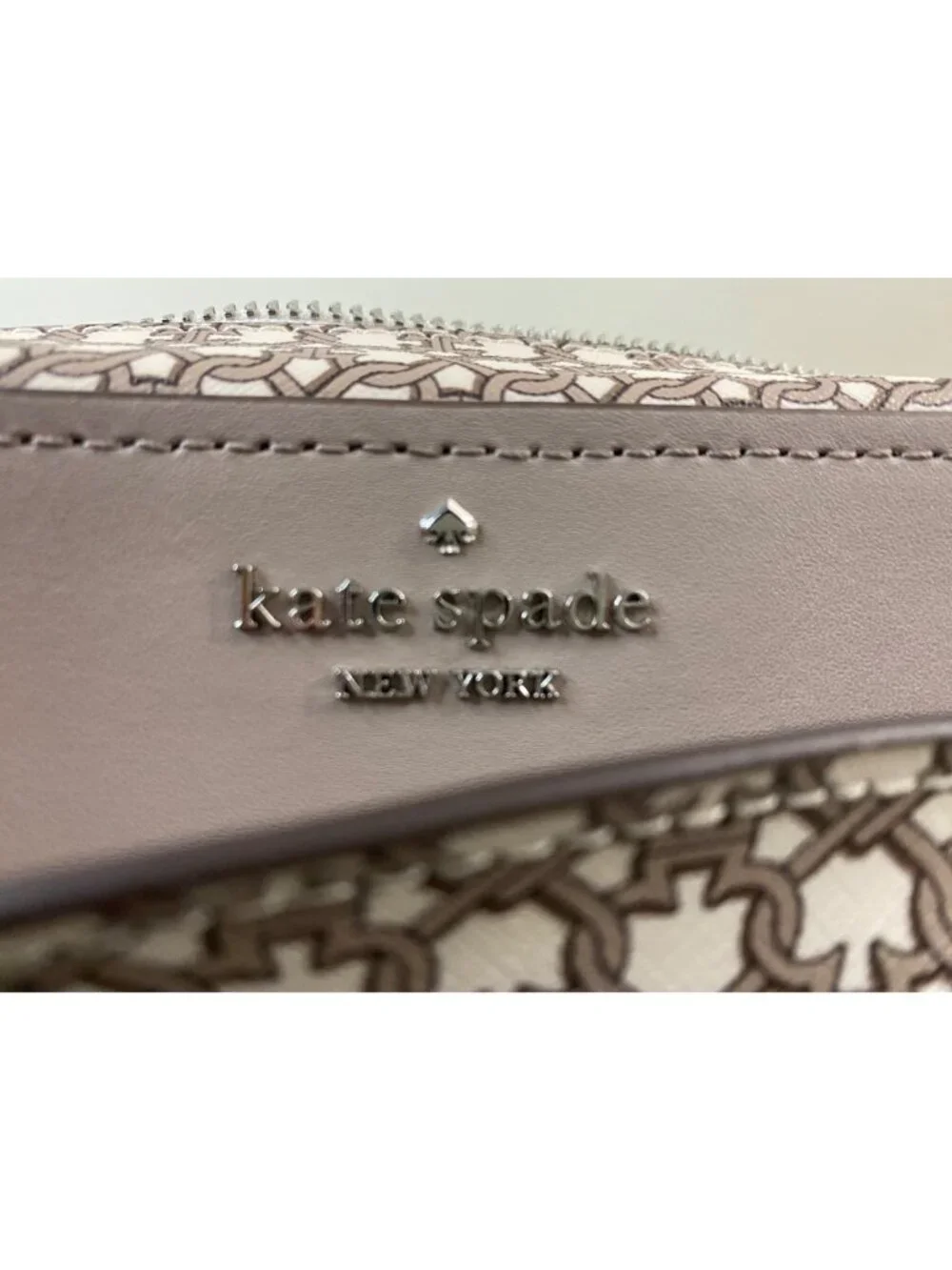 Kate Spade New York Crossbody Gray/Beige Camera Bag - Picture 8 of 15